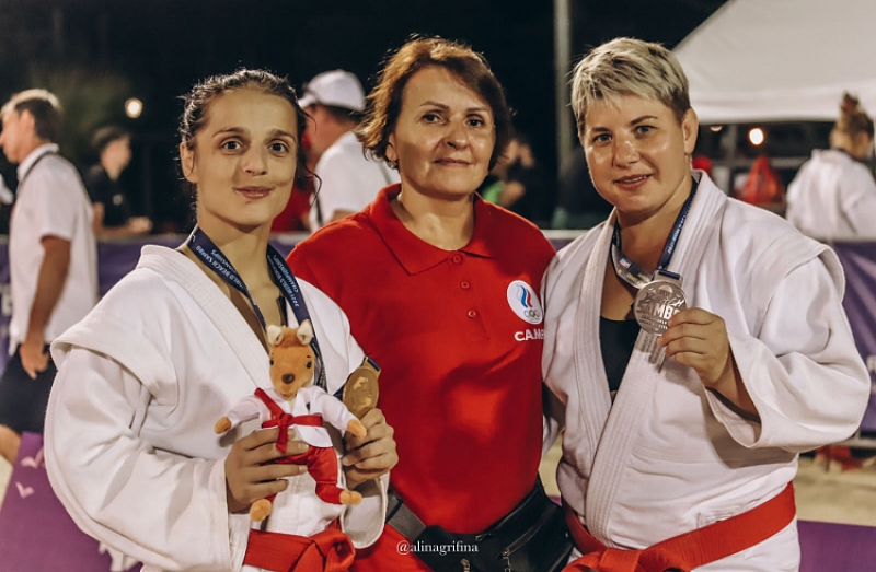 Спортсменка из Приморья стала чемпионкой мира по пляжному самбо