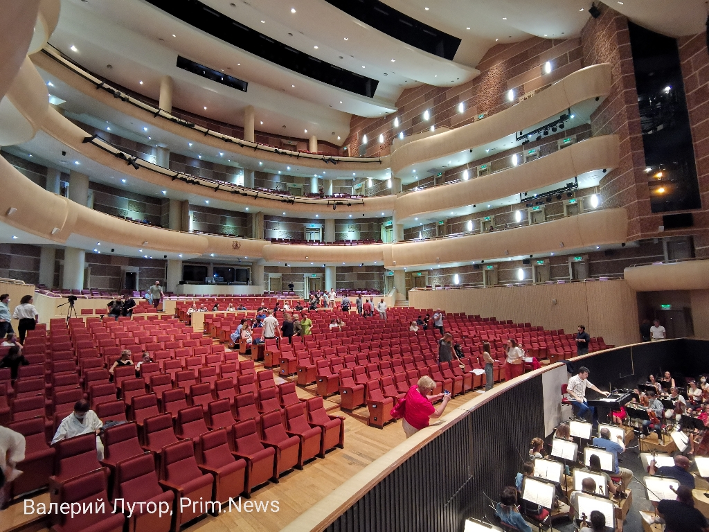 Театрализованные концерты, детские оперы и музыку ХХ века исполнят во Владивостоке