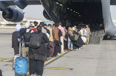 В Южную Корею эвакуировали около 400 афганцев