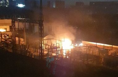 Сотни домов во Владивостоке обесточило из-за пожара на подстанции
