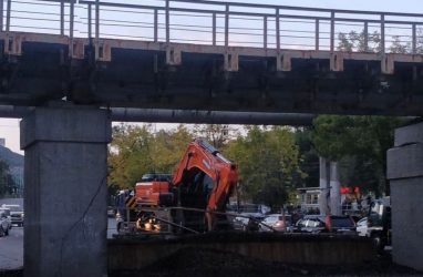 Около месяца будут восстанавливать обрушившийся во Владивостоке мост