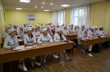 Самыми дефицитными специалистами в Приморском крае оказались медики
