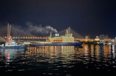 Ледокол вышел из Владивостока с рейсом к антарктической научной станции