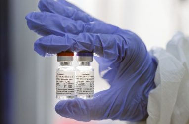 В Приморье коронавирусом после вакцины заразился 1131 человек