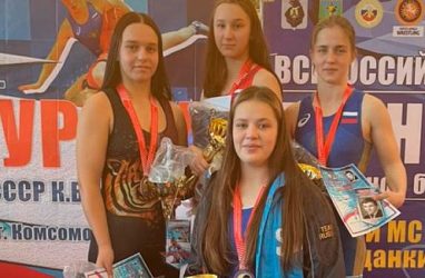 Приморочки выиграли шесть медалей на всероссийских турнирах по борьбе