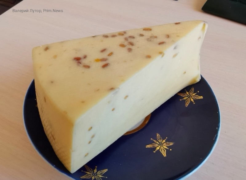 В Приморье уничтожили почти 30 кг сыров из Испании, Франции и Нидерландов