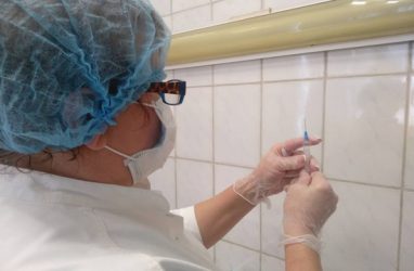 В Приморье ковидом после вакцинации заразился 1131 человек