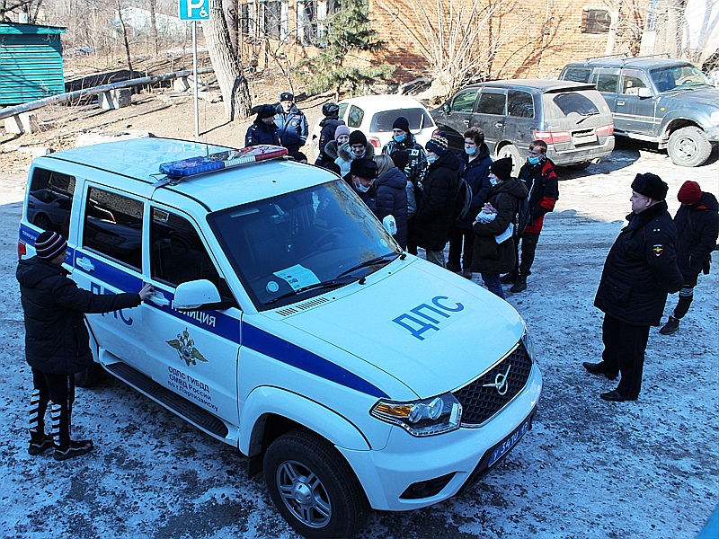 «Студенческий десант» высадился в полиции Партизанска — фото