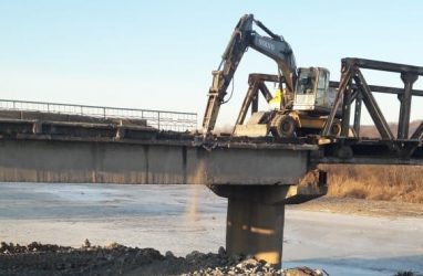 В Пограничном округе Приморья частично обрушился мост