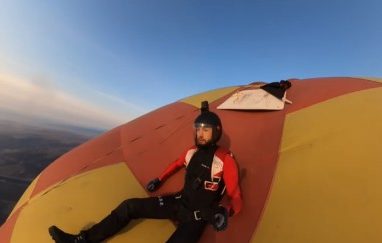 Уникальный прыжок с оболочки воздушного шара выполнили в Приморье