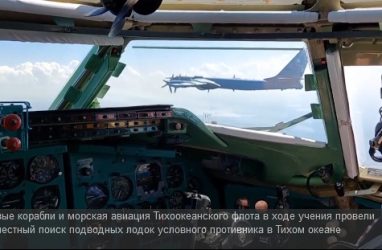 Корабли, истребители, самолёты: впечатляющее видео опубликовали в Приморье