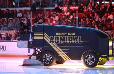 Хоккеисты «Адмирала» победили в Новосибирске