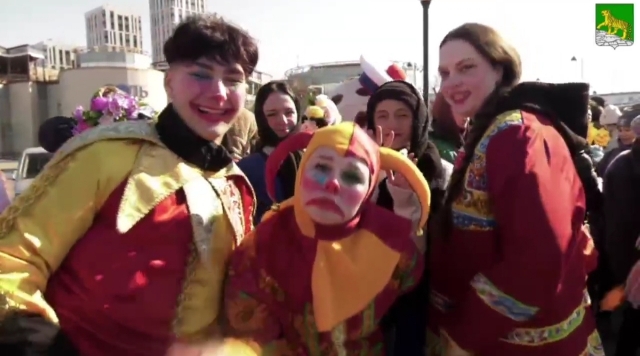 Опубликовано видео, как во Владивостоке отпраздновали Масленицу