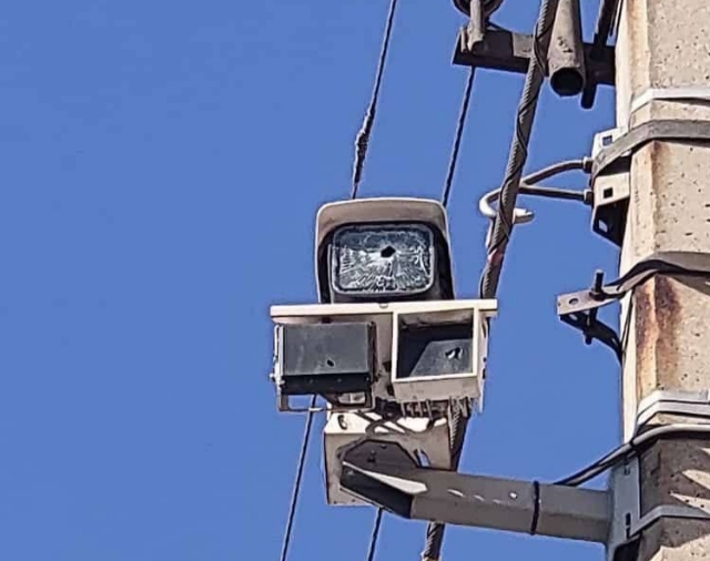 В Приморье неизвестные расстреляли дорожные камеры наблюдения