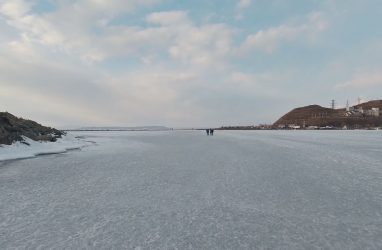С 1 марта за выход на лёд во Владивостоке могут оштрафовать на 500 рублей