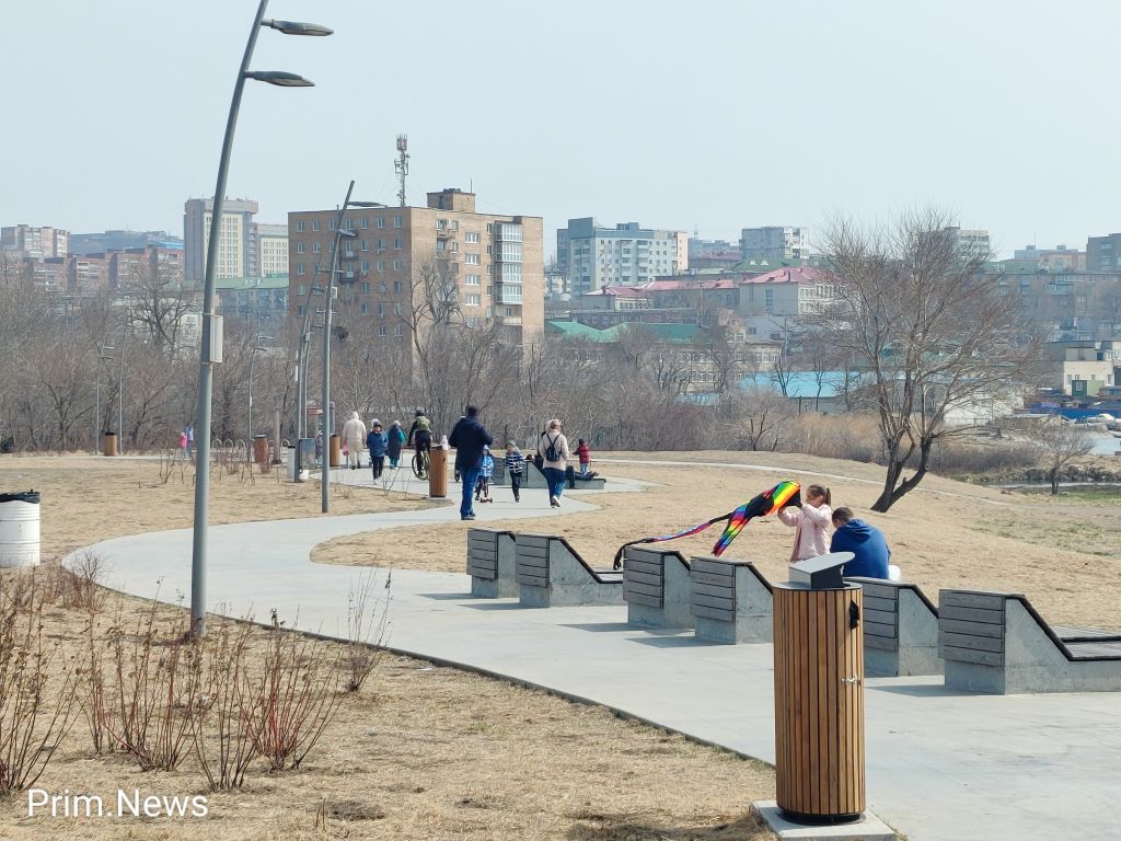 Невыносимая вонь мешала жителям Владивостока отдохнуть на набережной