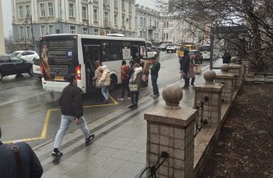 Проезд в автобусах Владивостока с 1 мая подорожает до 35-45 рублей
