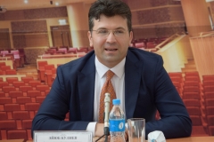 <strong>Эйюб Кулиев, заслуженный артист Республики Азербайджан, главный дирижёр и музыкальный руководитель Азербайджанского Государственного академического театра оперы и балета</strong>