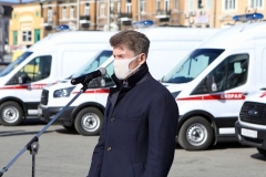 <strong>Парк приморской службы скорой помощи пополнился еще 60 спецмашинами. Ключи от нового транспорта водителям медучреждений вручил губернатор Приморского края Олег Кожемяко во вторник, 10 ноября. Фото - Александр Сафронов (правительство Приморского края)</strong>
