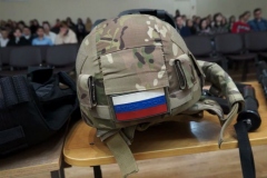 <strong>Офицеры отряда «Гром» проводят «Уроки мужества» для школьников в Приморье. Фото - пресс-служба УМВД России по Приморскому краю </strong>