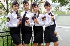 <strong>Во Владивостоке на торжественной церемонии вручения офицерских погон звание младшего лейтенанта полиции присвоено 24 будущим следователям</strong>