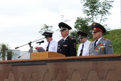 <strong>Во Владивостоке на торжественной церемонии вручения офицерских погон звание младшего лейтенанта полиции присвоено 24 будущим следователям</strong>