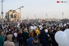 <strong>Во Владивостоке сотни горожан почтили память погибших при пожаре в Кемерово</strong>