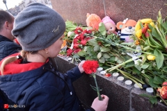 <strong>Во Владивостоке сотни горожан почтили память погибших при пожаре в Кемерово</strong>