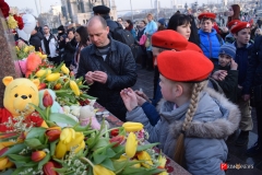<strong>Во Владивостоке сотни горожан почтили память погибших при пожаре в Кемерово</strong>