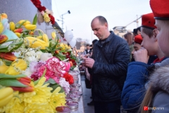 <strong>Во Владивостоке сотни горожан почтили память погибших при пожаре в Кемерово</strong>