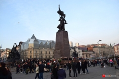 <strong>Во Владивостоке сотни горожан почтили память погибших при пожаре в Кемерово</strong>