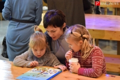 <strong>На благотворительный аукцион некоторые гости прибыли с детьми</strong>