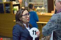 <strong>Перед началом аукциона гости смотрели представленные работы и общались</strong>