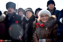 <strong>К 12 часам у Стены памяти мемориального комплекса «Боевая слава ТОФ» собралось более ста человек среди которых были те, кто пережил блокаду Ленинграда</strong>