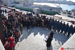 <strong>К 12 часам у Стены памяти мемориального комплекса «Боевая слава ТОФ» собралось более ста человек среди которых были те, кто пережил блокаду Ленинграда</strong>