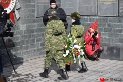 <strong>Возложение цветов к Стене памяти</strong>