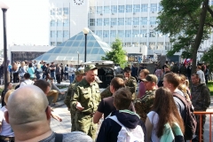У памятника Ленину некоторые из участников акции разговорились с казаками, которые все это время были здесь