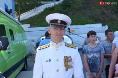 <strong>Гостям и жителям Владивостока представилась редкая возможность наблюдать военных моряков в белой парадной форме</strong>