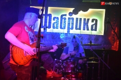<strong>На рок-концерте было жарко</strong>