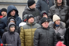 <strong>На собрании выступило больше десяти человек</strong>