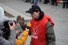 <strong>У коммуниста берут интервью</strong>