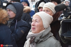 Недовольные жители кричали и требовали прекратить строительство нового супермаркета