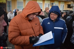 На собрании записывали всех пришедших
