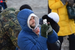 <strong>Пришедшие на митинг горожане снимали происходящее на камеры мобильных телефонов</strong>
