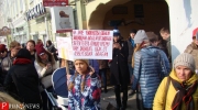 В пикете участвовали как взрослые, так и дети