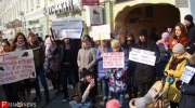 Прохожие не оставались равнодушными и принимали участие в собрании
