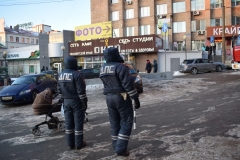 <strong>Сотрудники ДПС перекрыли въезд на площадь Семёновскую</strong>