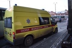 <strong>У входа в торговый центр Clover House дежурила карета скорой помощи</strong>