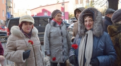<strong>Памятную доску капитан-лейтенанту, кавалеру ордена Отечественной войны 1-й степени Федору Ивановичу Бурмистрову открыли во Владивостоке на фасаде жилого дома №32 по улице Семеновской</strong>