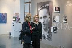 <strong>Светлана Тарасенко (справа) и главный куратор ЦСИ «Заря» Алиса Багдонайте. Фото: пресс-служба администрации Приморского края</strong>